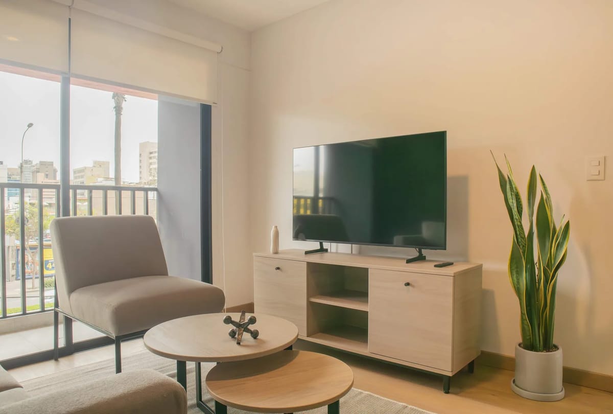 Fresh & Modern 1BR w/ Balcony in Miraflores