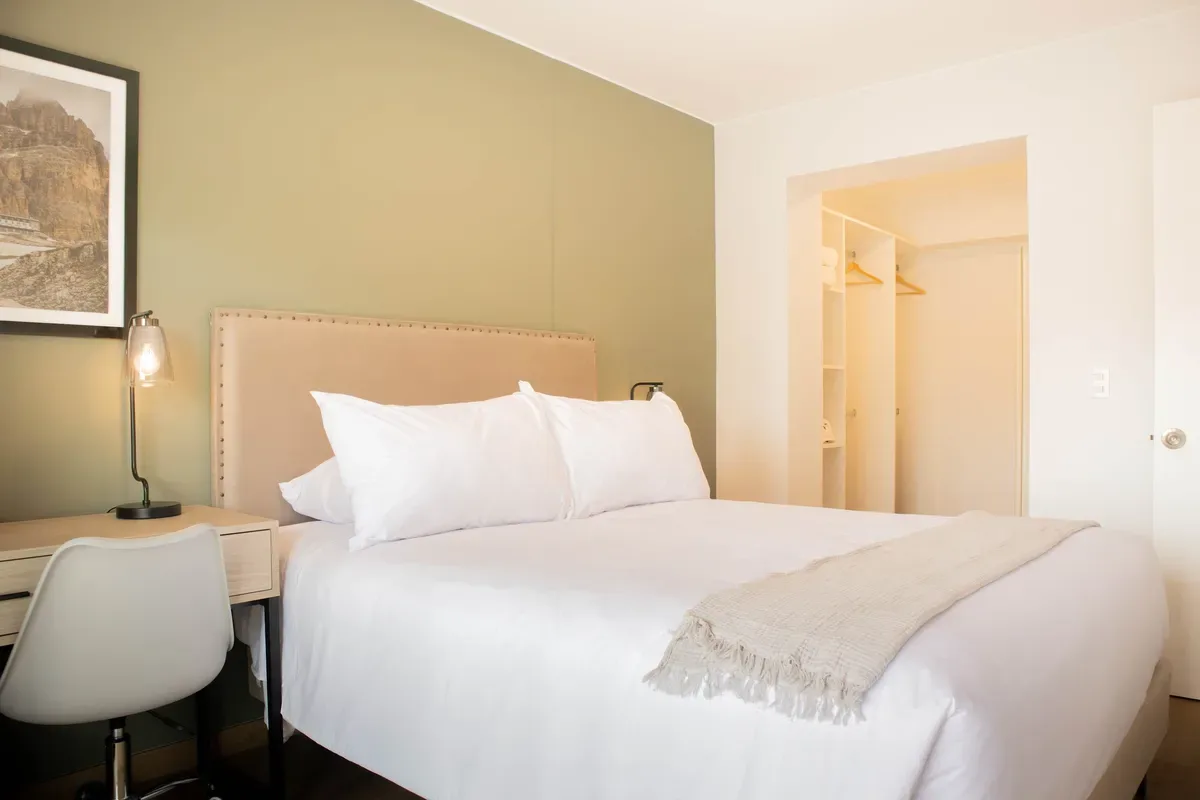 Fresh & Modern 1BR w/ Balcony in Miraflores