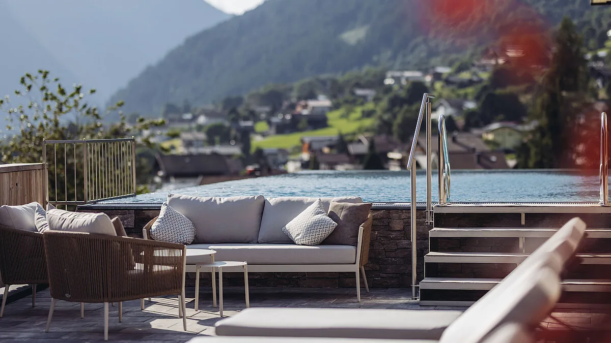 Wellness area with Sky Pool