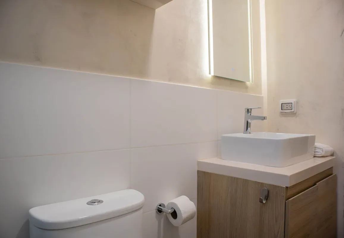 3BR w Balcony near Malecon in Miraflores