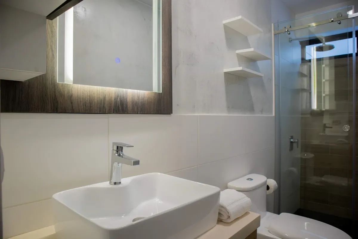3BR w Balcony near Malecon in Miraflores