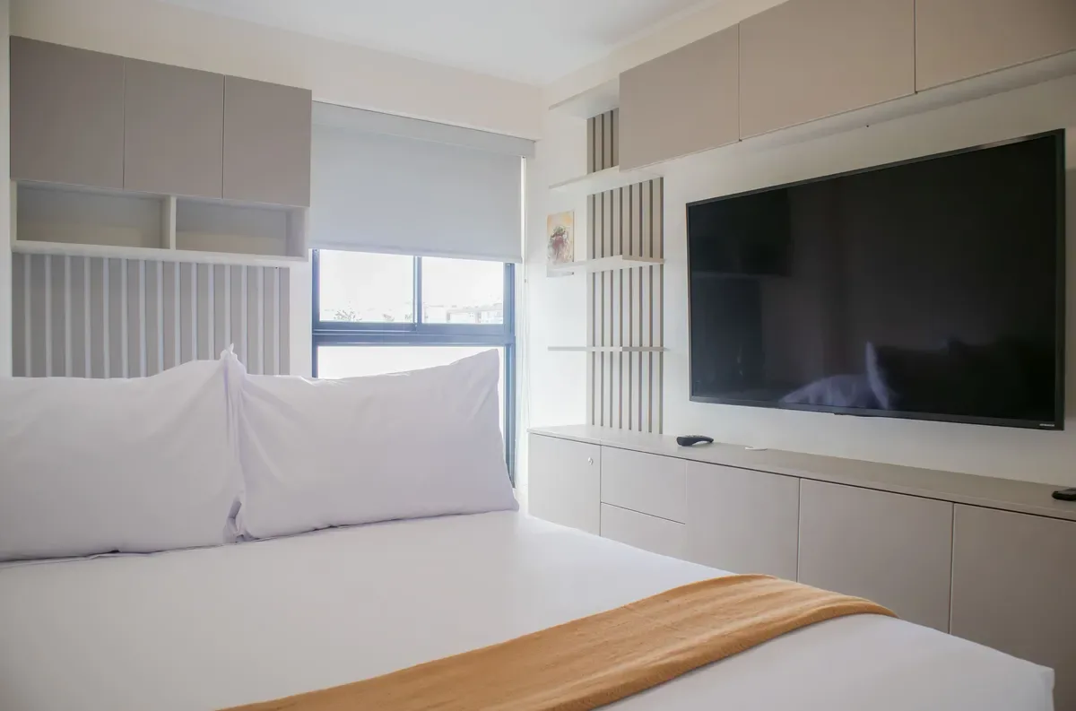 3BR w Balcony near Malecon in Miraflores