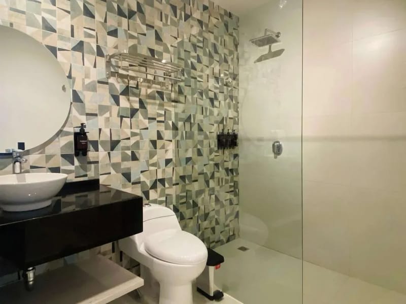 Vibrant 1BR w/ Jacuzzi near Ciudad Amurallada