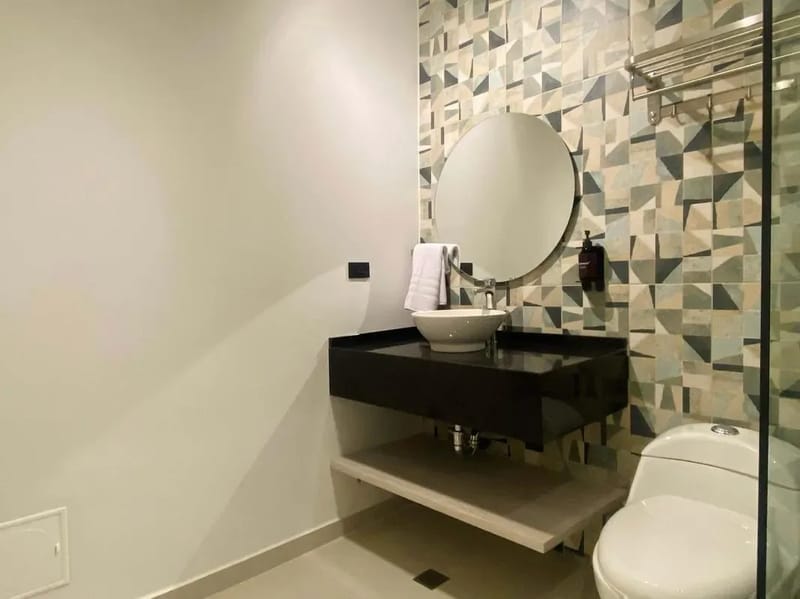 Vibrant 1BR w/ Jacuzzi near Ciudad Amurallada