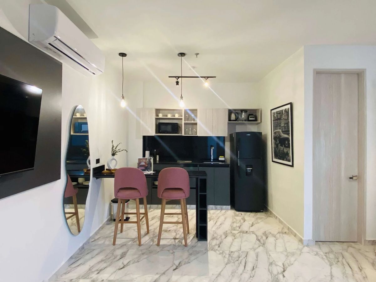 Vibrant 1BR w/ Jacuzzi near Ciudad Amurallada