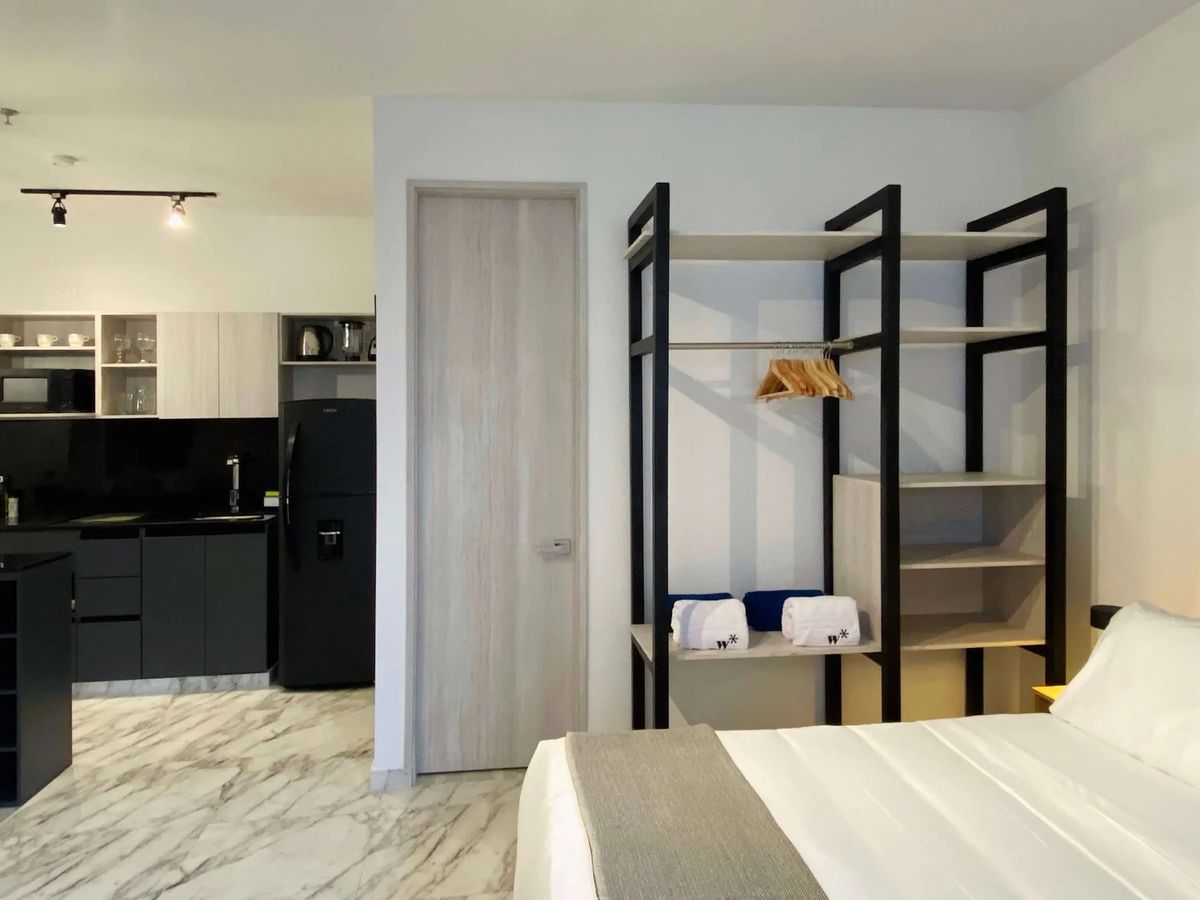 Vibrant 1BR w/ Jacuzzi near Ciudad Amurallada