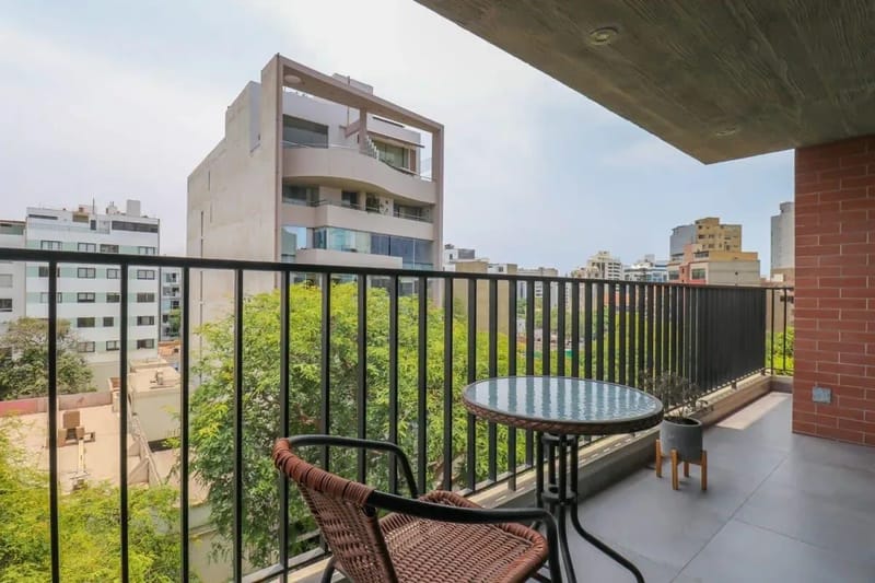 Remarkable 1BR with Balcony in Miraflores
