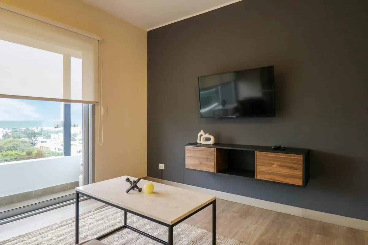 Fantastic 2BR w/ modern balcony in Miraflores