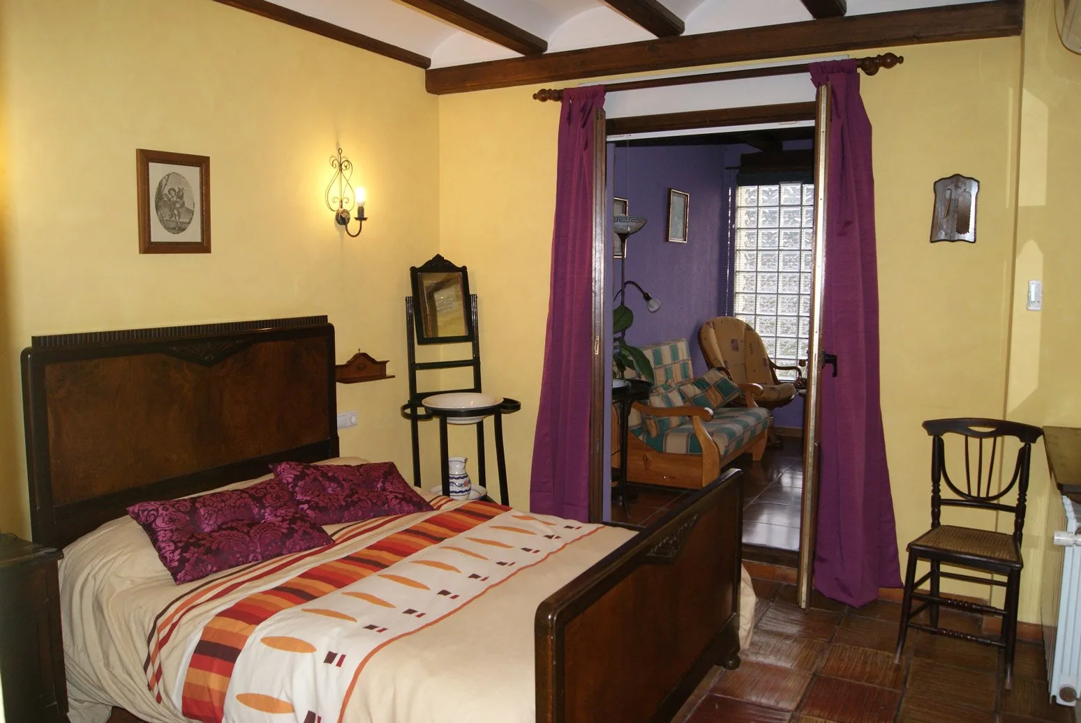 Guest room