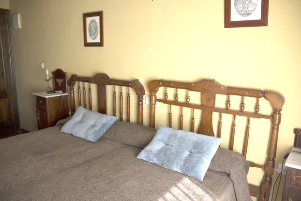 Guest room with double bed