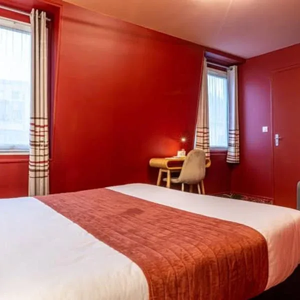 Triple room for two adults and one child.