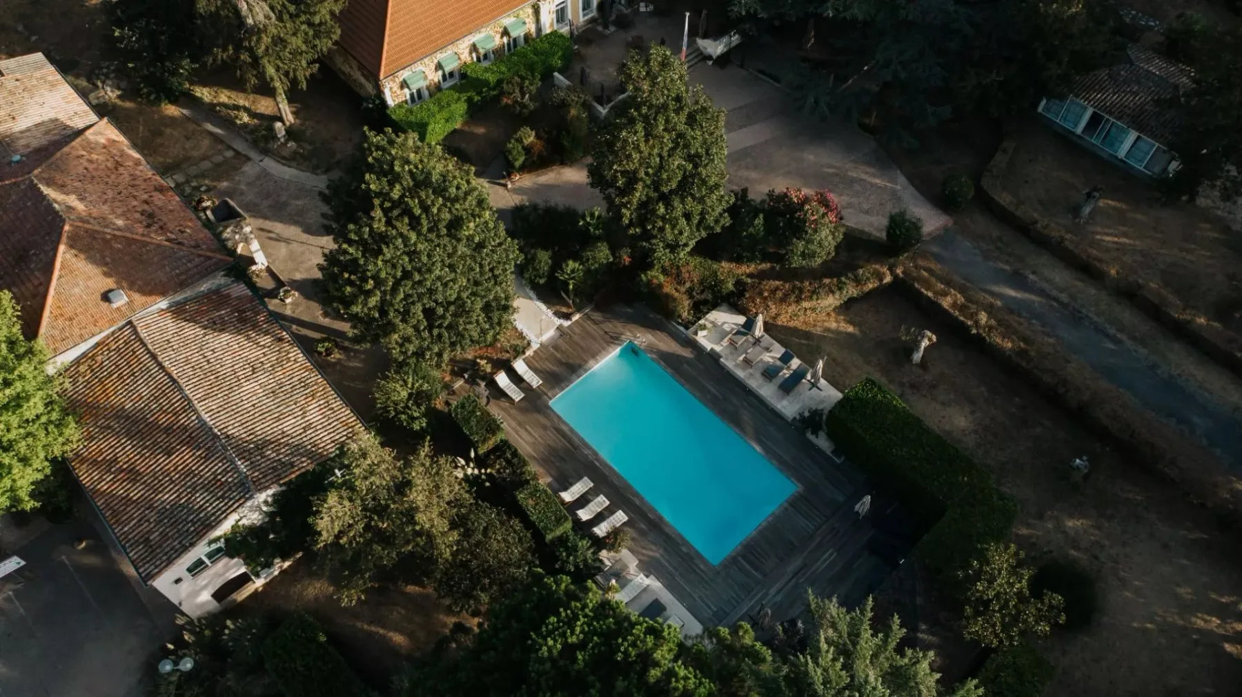 Hotel and pool