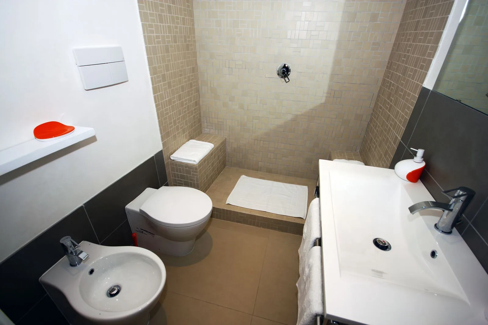 Property room gallery photo