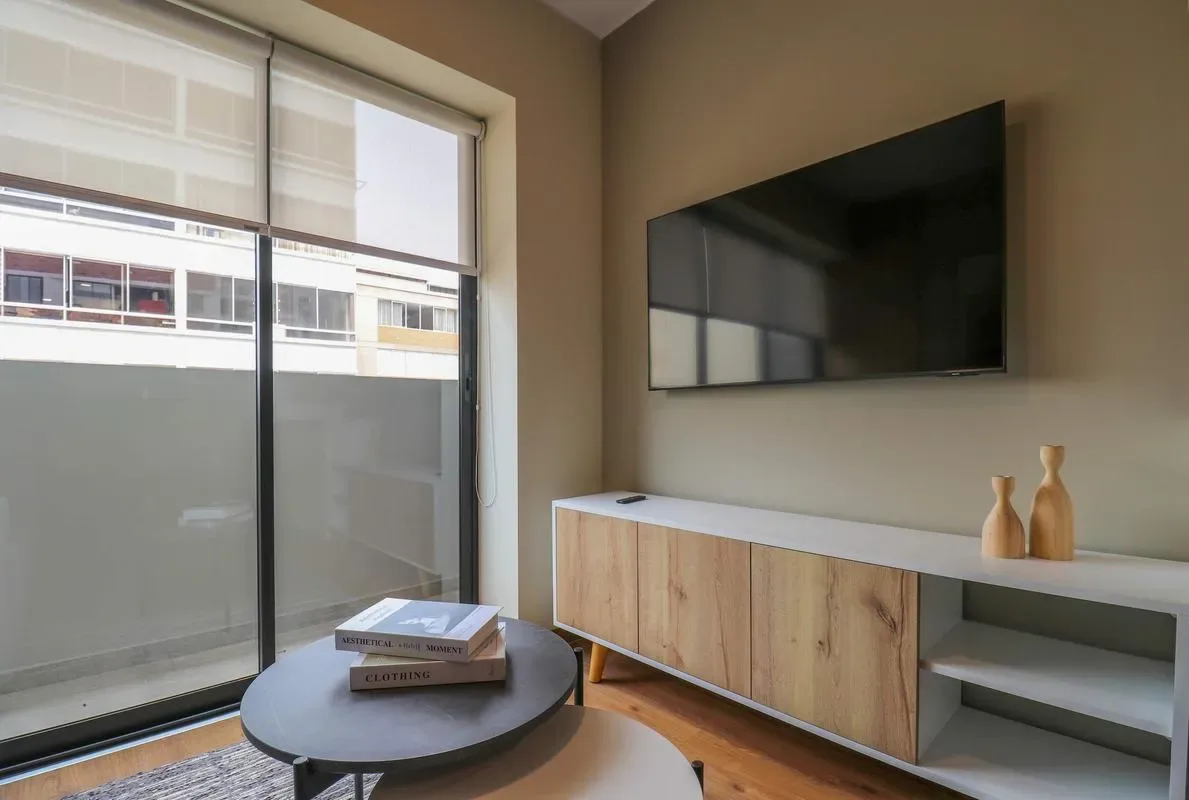 Glorious 2BR w/ Perfect Balcony Near Kennedy Park