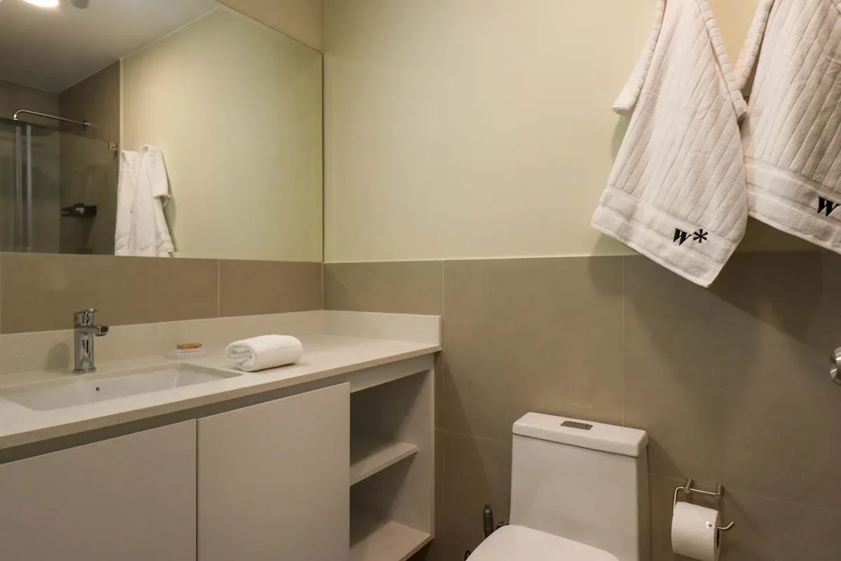 Glorious 2BR w/ Perfect Balcony Near Kennedy Park