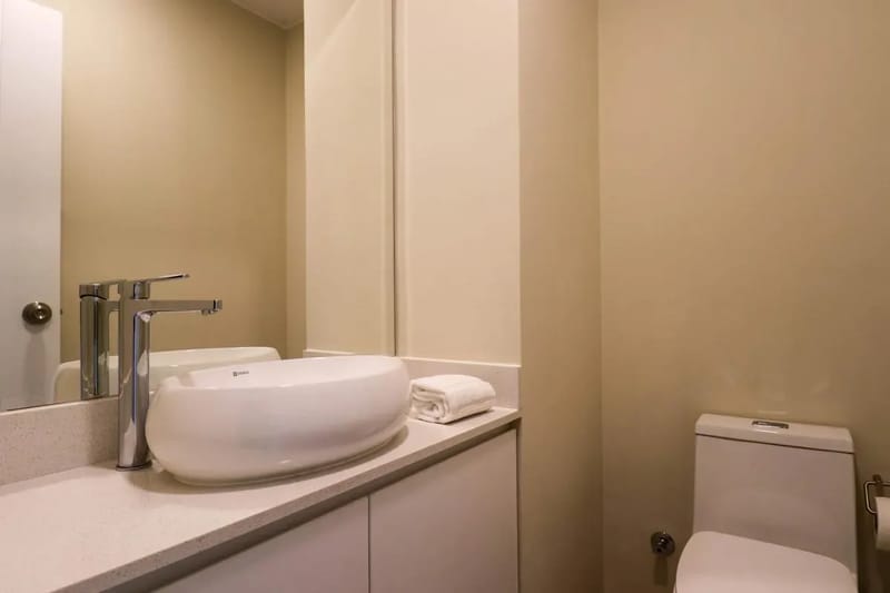 Glorious 2BR w/ Perfect Balcony Near Kennedy Park