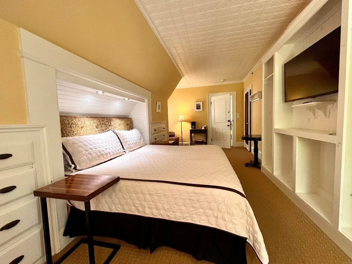 Room 4