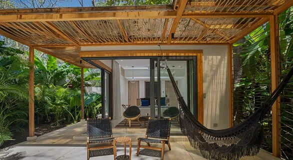 Ninta Beachfront Bungalow