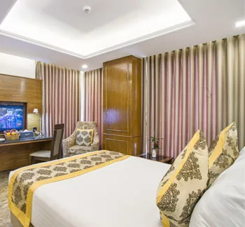 Deluxe king room