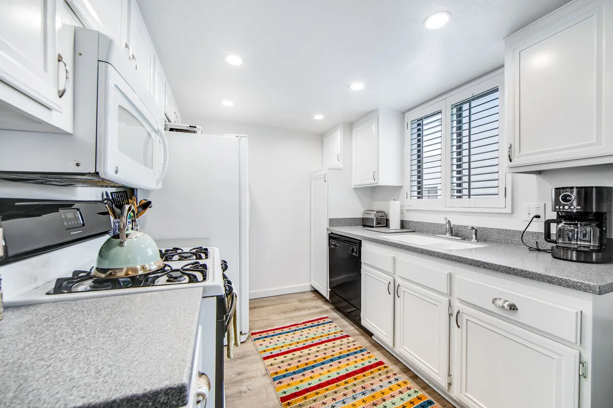 Mountain View Modern Condo - 4340
