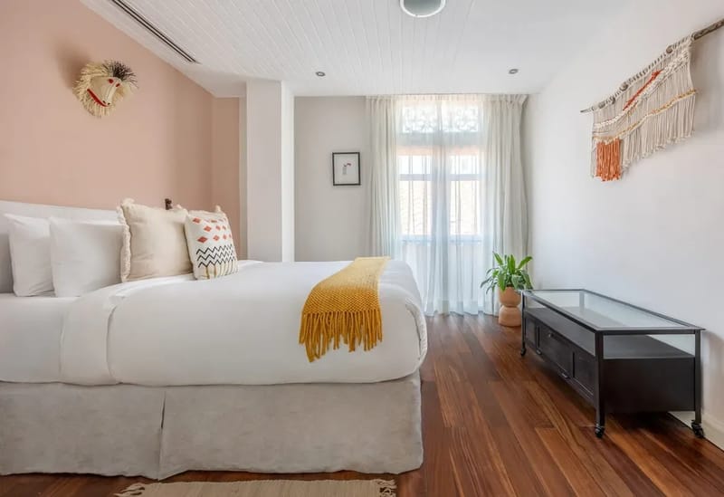 Exclusive 2BR in Casco Antiguo