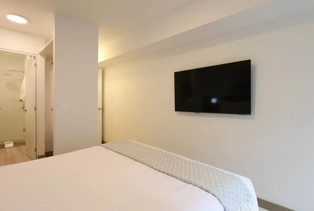 Enchanting 2BR with Balcony in Miraflores