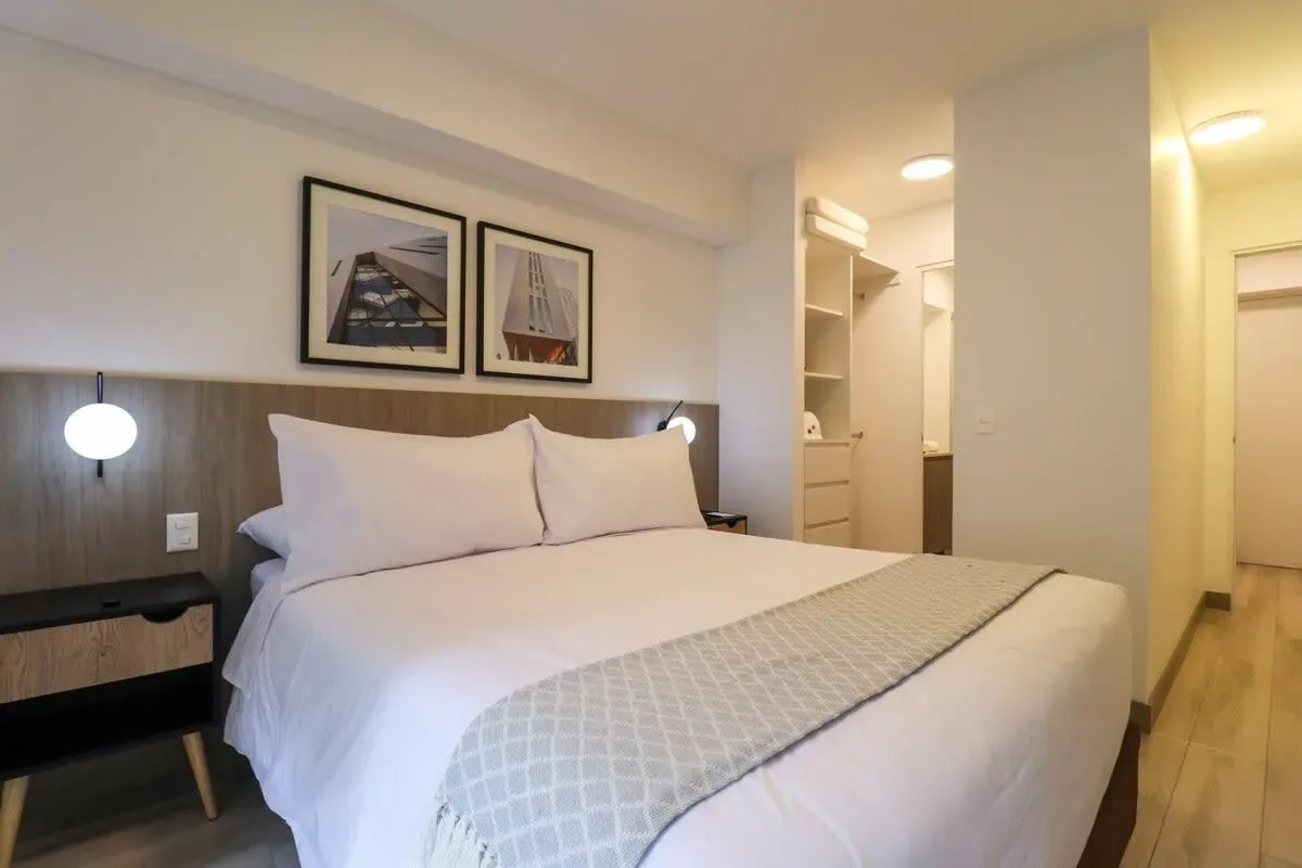 Enchanting 2BR with Balcony in Miraflores