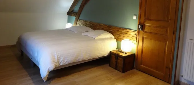Dormitorio grande con cama king size