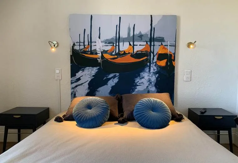 Bedroom bed