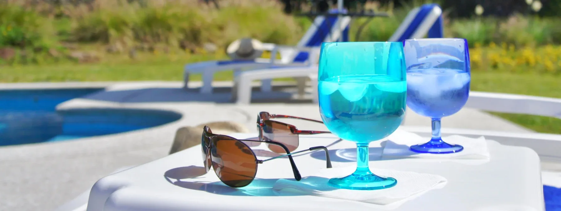 Drinks by the pool