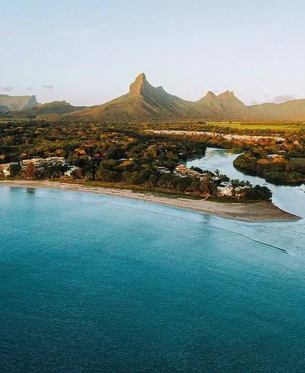 Tamarin Bay surf spot