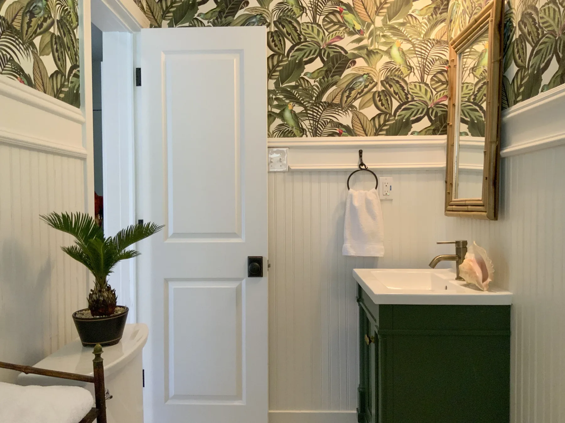 Hem 2 small bathroom