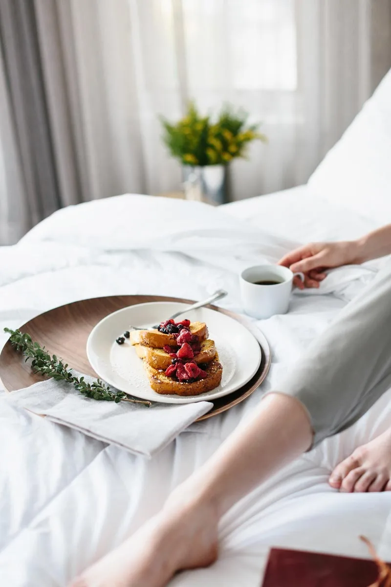Desayuno servido en la cama