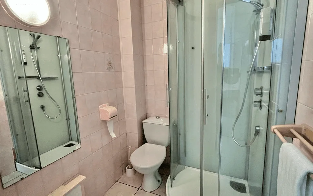 Habitación doble estándar en el edificio anexo