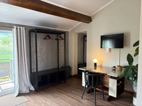 Hiker Nest room with desk and balcony