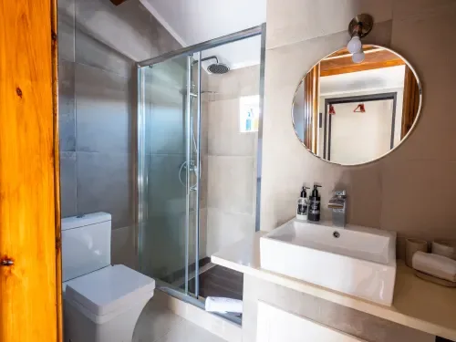 Hiker Nest bathroom