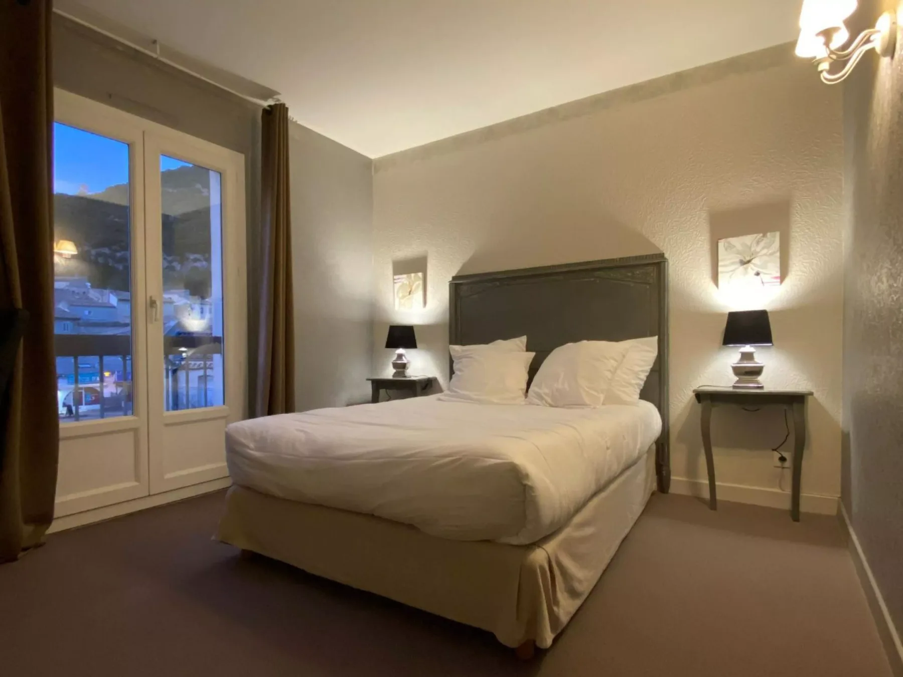 Hotel Médiéval property gallery