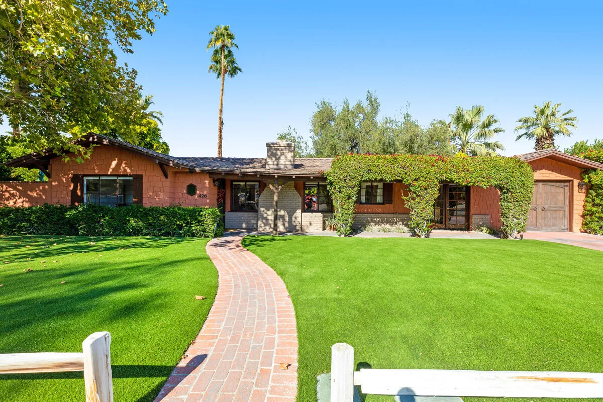 Oliver's Oasis - 2446