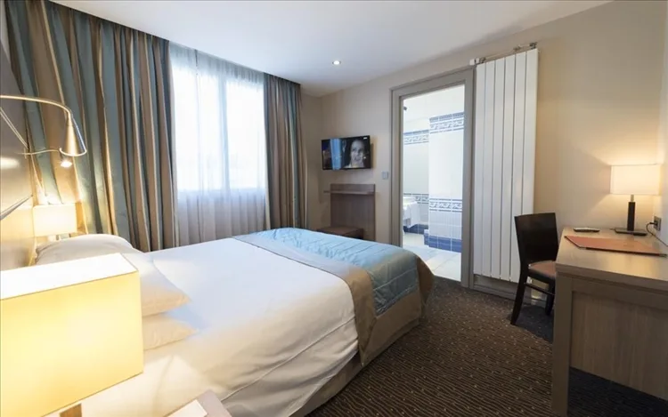 Standard double room