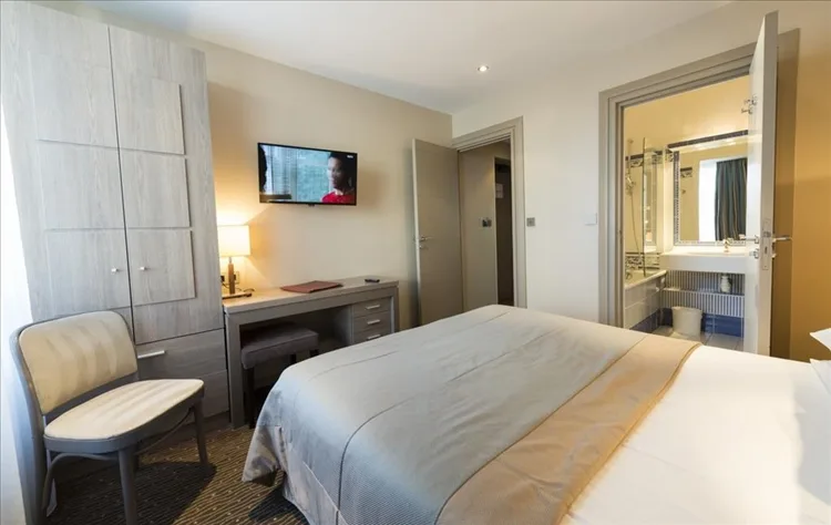 Standard double room