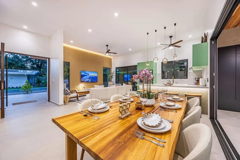 Stylish 3BR Villa w/ Stunning Terrace Views
