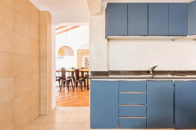 Large 4BR House w/ Private Garden in Mendoza