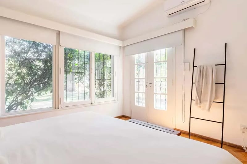 Large 4BR House w/ Private Garden in Mendoza