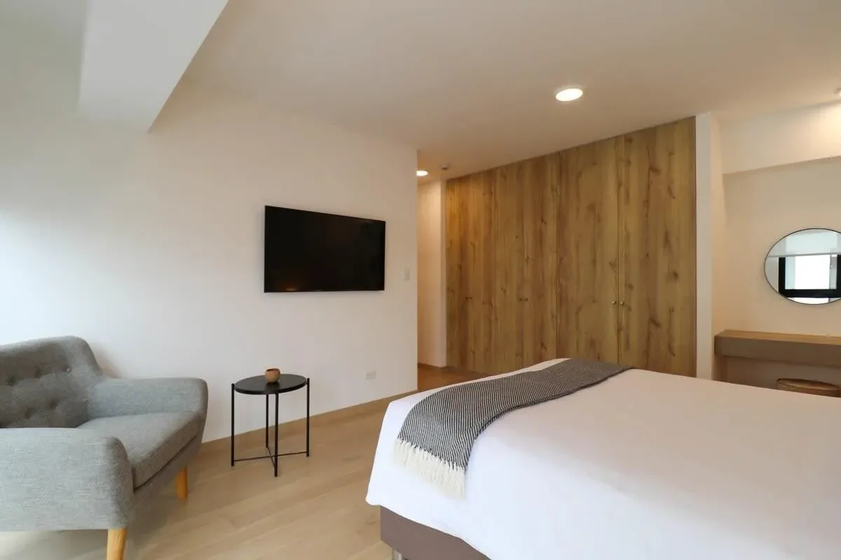 Executive 1BR Duplex in Miraflores