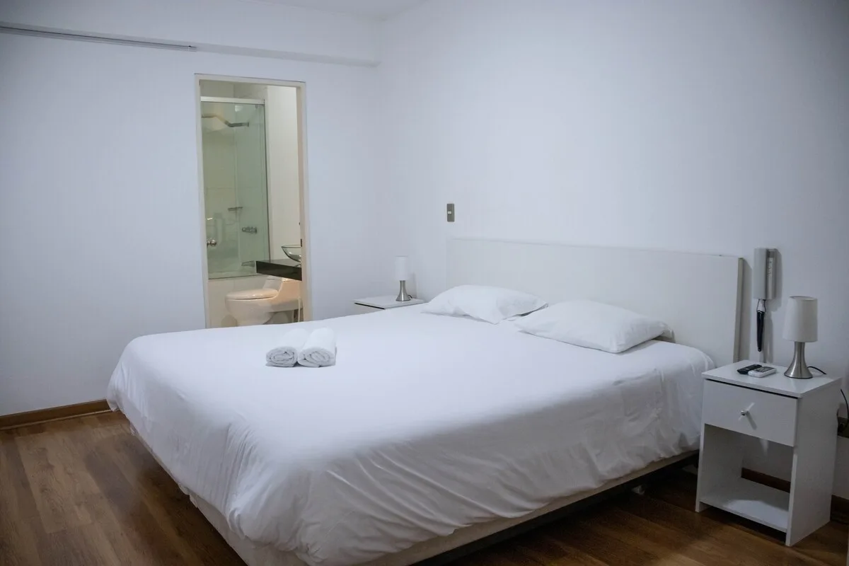 Engaging 2BR w/ balcony in Exclusive Miraflores