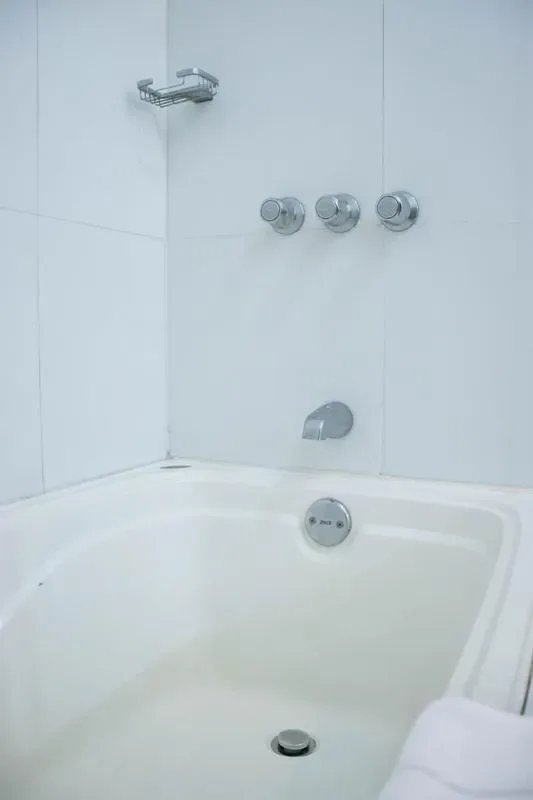 Engaging 2BR w/ balcony in Exclusive Miraflores