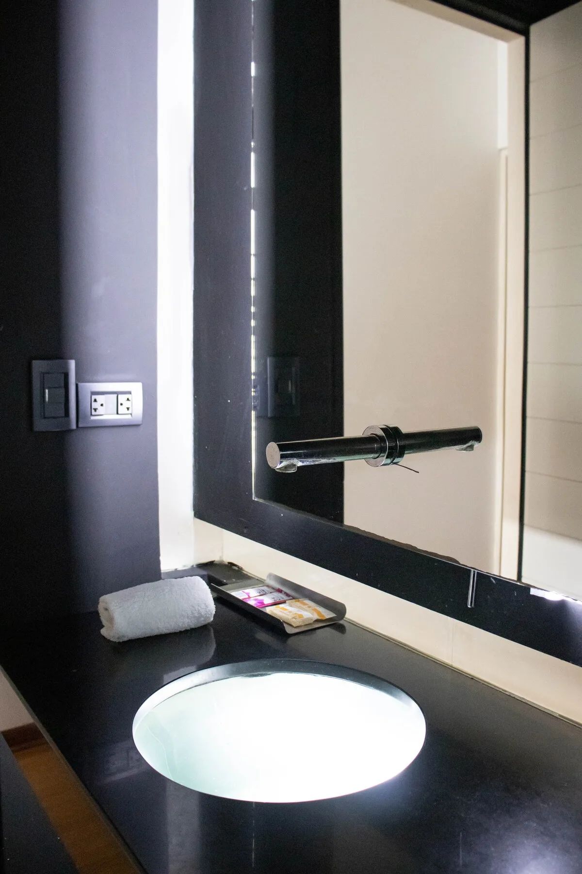 Engaging 2BR w/ balcony in Exclusive Miraflores