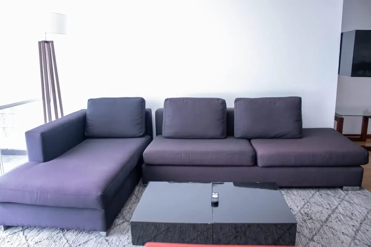 Engaging 2BR w/ balcony in Exclusive Miraflores