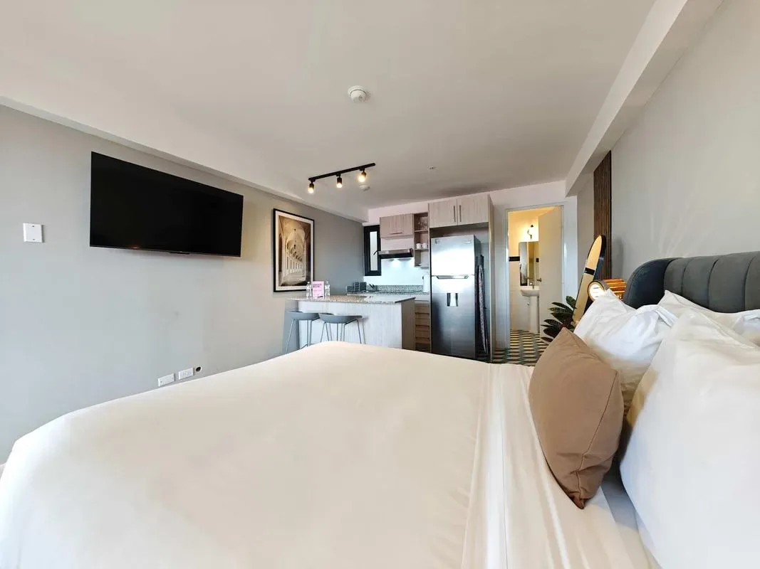 Bright Loft in Santa Ana w/ AC