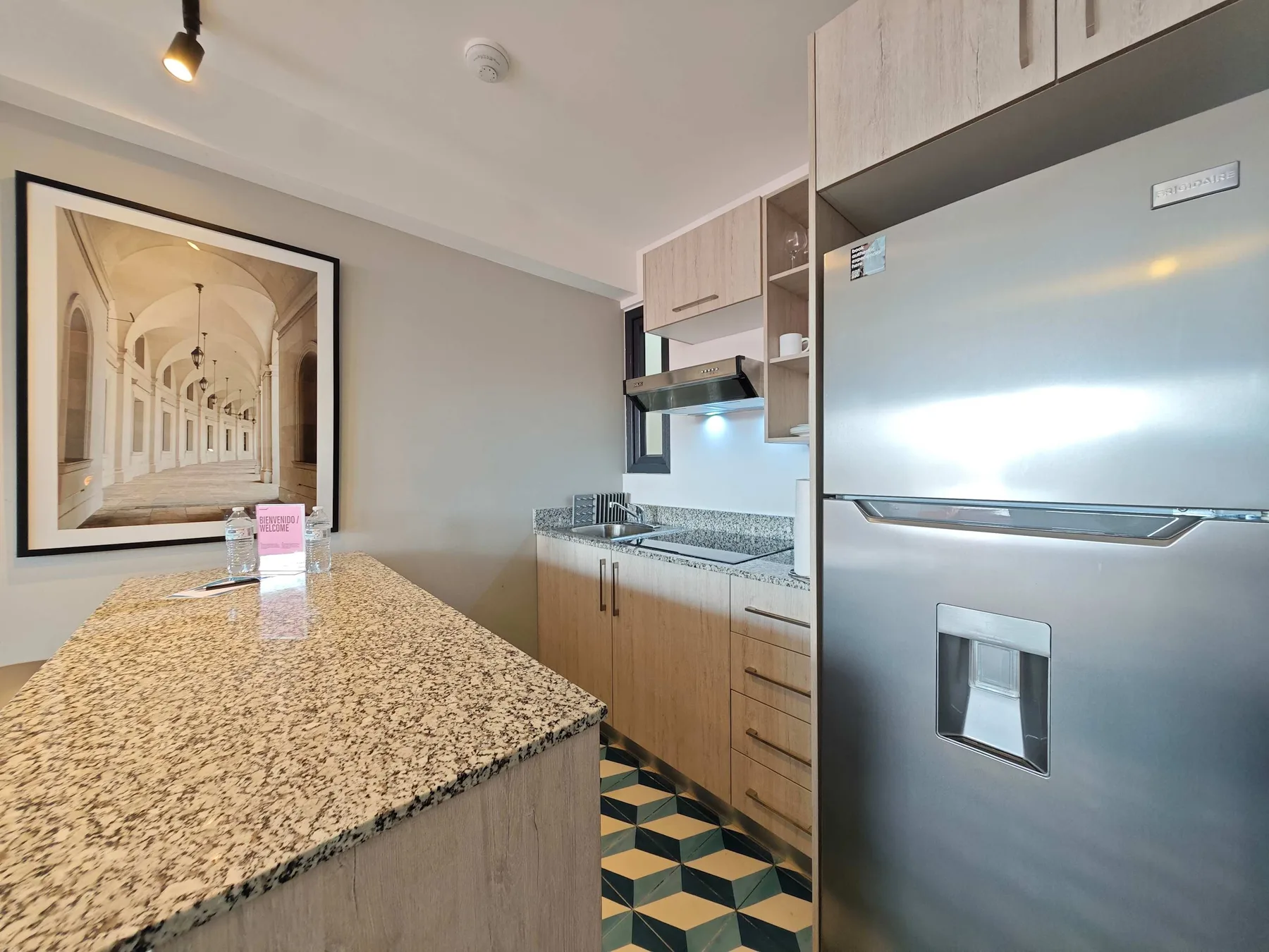 Bright Loft in Santa Ana w/ AC